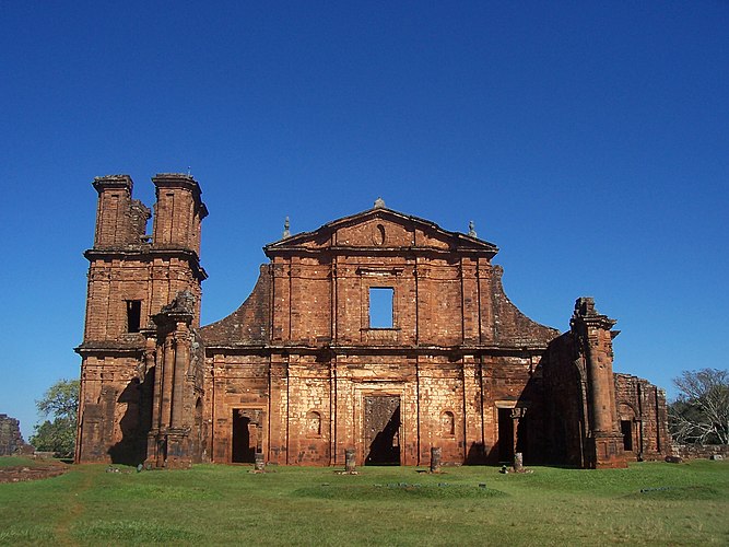 Руины миссии Сан-Мигел-дас-Миссоес (Бразилия). С 1983 года входит в список Всемирного наследия ЮНЕСКО