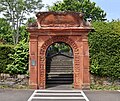 Portal der ehemaligen Pflege- und Waisenanstalt in Saarburg