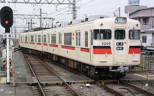 3200系による飾磨行き列車（山陽天満駅）