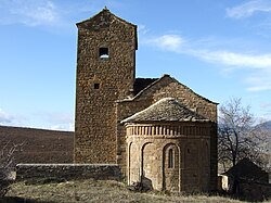 L'abside y a torre d'a ilesia de Sant Andreu de Satué