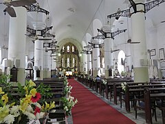 Interior, nave