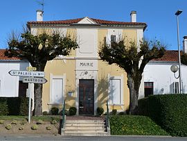 The town hall in Saint-Palais-de-Négrignac