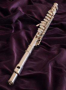 Western concert flute (Yamaha).jpg