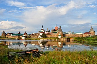 21/02: El monasteri fortificat de les Illes Solovietski, a la Mar Blanca de Rússia. Vuitè premi a Wiki Loves Monuments 2015.