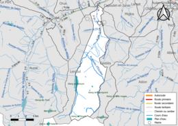 Carte en couleur présentant le réseau hydrographique de la commune