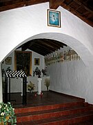 Detalle del arco toral de la «Ermita de Santa Quiteria» en Hoya de la Carrasca, año 2006.