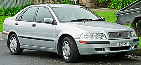 2000-2002 Volvo S40 2.0 sedan (2011-11-17).jpg