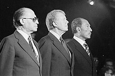 Sopimuksen allekirjoittajat Menachem Begin, Jimmy Carter, Anwar Sadat