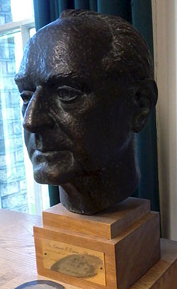 Bust of E. E. Evans-Pritchard in the Social and Cultural Anthropology Library, Oxford Bust of E. E. Evans-Pritchard.jpg