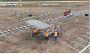 Cantiere dell’impianto di Piani della Marina in costruzione, da 170 MW di capacità. Coltivazione di foraggio, borragine e ulivi.