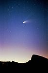 Kometen sedd från Death Valley, USA 1997.