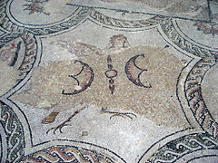 La représentation de Ganymède a été recouverte d'une mosaïque par les censeurs chrétiens.
