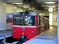 L'automotrice Bhe 1/2 attendant à la station Römerhof.