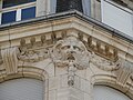 135 rue de l'Alzette. Mascaron sous la corniche