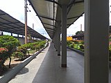頭端式ホームのカルサーダ駅に留置中の5900形 （2018年2月14日） 写真に写る中間電動車と両先頭車の間に設置されていた貫通扉と幌は撤去されていることがわかる