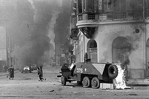 Fortepan 12830 Rákóczi út - Akácfa utca sarok. Kiégett szovjet BTR-152 páncélozott lövészszállító jármű..jpg