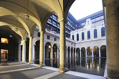 Il cortile dello storico Ospedale di Pammatone, ricostruito all'interno del nuovo Palazzo di Giustizia di Genova
