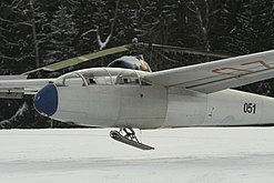L-13 Blanik cu aterizor schiu, pentru zăpadă