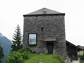 Reste der Passbefestigung am Hallthurm (Wehrturm)