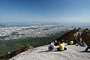 Looking over Seoul (2005)