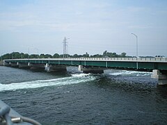 Pont Monseigneur-Langlois entre Salaberry-de-Valleyfield et Coteau-du-Lac.