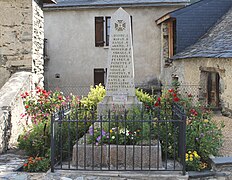 Le monument aux morts municipal.