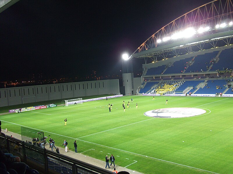 [תמונה: 800px-Netanya-Stadium_24.JPG]