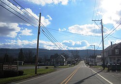 Southbound PA 225 through Matamoras