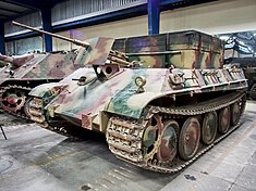 En bevarad Bergepanther på Musée des Blindés i Saumur, Frankrike. Detta fordon baserat på chassi och skrov av Ausf. G.