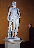 Art historian Dr. Bernd Schälicke examines Bertel Thorvaldsen´s sculpture of Adonis