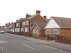 Warfield Road, Bedfont - geograph.org.uk - 111999.jpg