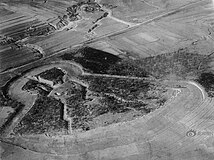 日本陸軍航空兵獨立飛行第七中隊於1928年5月拍攝的中央堡壘航拍，當時堡壘遺址保存尚為完整