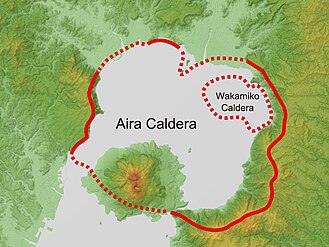 Kaldera Aira i wulkan Sakurajima w jego wnętrzu