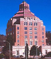 Asheville, North Carolina City Hall, 1926–1928 epitomizes the American Art Deco style.