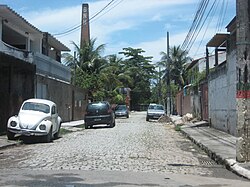 rua Sergio delamare ( essa rua tem saída sim) paralela ao vizinho Bairro Industrial