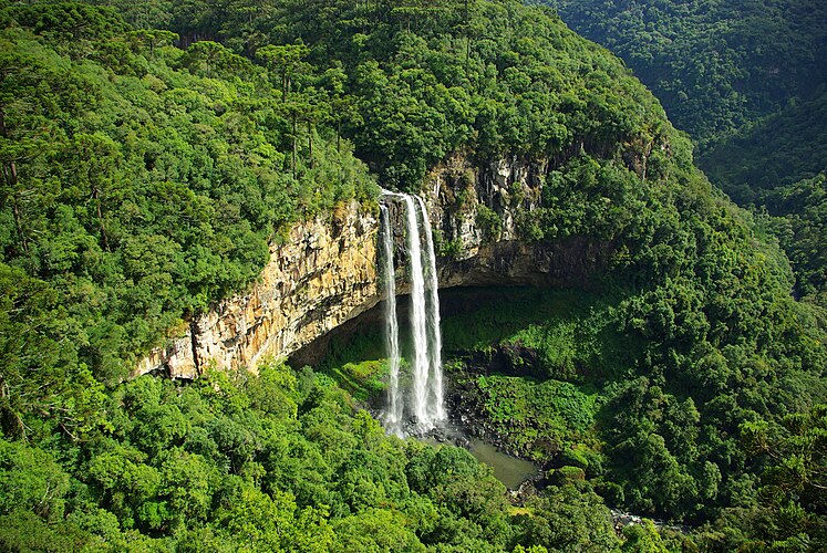 Водопад Каракол в бразильском штате Риу-Гранди-ду-Сул
