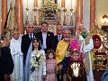 Figuranti con i vestiti della Sacra Famiglia all'interno della chiesa in occasione della festa del Patrocinio