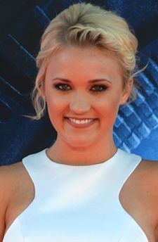 Emily Osment na premiéře filmu Strážci Galaxie v roce 2014