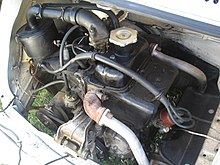 Longitudinal straight-twin engine at the rear of a Fiat 500 Fiat 500 engine.jpg