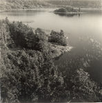 Gammal bild (1920-1960), Håltsjön med dess ö