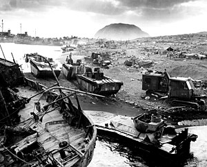 Розбита техніка військ США у перші дні штурму острова