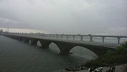 Старый мост через реку Вайнганга в городе Бхандара- 2014-06-18 13-50.jpeg