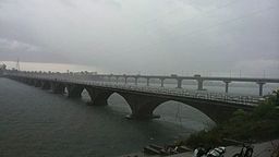 Old Bridge on Wainganga River in Bhandara City- 2014-06-18 13-50.jpeg
