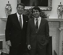 Рональд Рейган и Ричард Бонд 1982.jpg