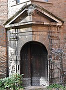 Corner door of the Baderon-Maussac tower (from 1606).