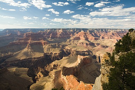 Kolorado Nehri'nin kum taşlarını oyarak binlerce yıl içinde oluşturduğu oluşturduğu Büyük Kanyon, Arizona, ABD.(Üreten:Lucag)