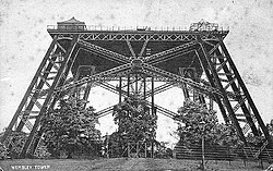 השלב הראשון והיחיד של המגדל שהוקם בפועל. צולם בסביבות 1900