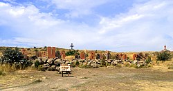 Memorparko "Armena Alfabeta Monumento" en Artashavan, je 30km de Erevano.