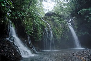 陣馬の滝