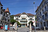 Entrée de l'ancien Hôtel des Bains. Témoin du passé thermal de Bex.